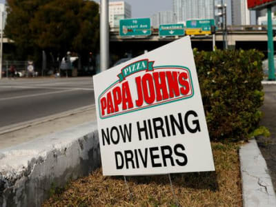 Apollo dan Irth Tawar Papa John's untuk Jadi Perusahaan Privat di Atas 60 Dolar