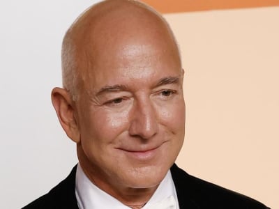Mengapa Jeff Bezos dan CEO Top Dunia Memilih Gaji Rendah Miliaran Saham