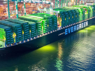 Shanghai Ciptakan Transfer CO₂ Cair Antar Kapal, Terobosan Dekarbonisasi Pelayaran