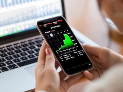 Warren Buffett Rekomendasikan Vanguard S&P 500 ETF untuk Investor Ritel