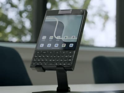 BlackBerry Hidup Kembali dengan Ponsel Android dan Keyboard Fisik Klasik