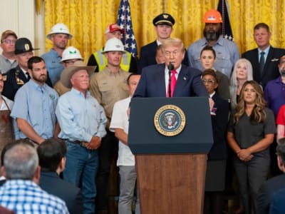 Senat AS Setujui RUU Besar Perpajakan dan Pemotongan Program Sosial Trump