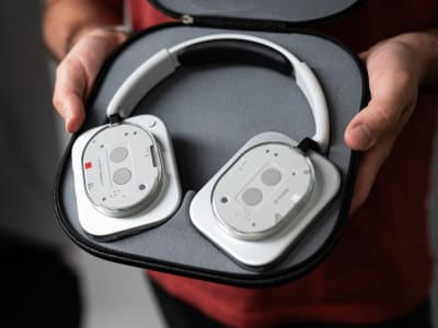 Review Nothing Headphone 1: Suara Bagus dan Desain Unik, Tapi Tidak Cocok Untuk Panggilan