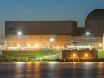 Meta dan Raksasa Teknologi Lainnya Berinvestasi Besar dalam Energi Nuklir Bersih