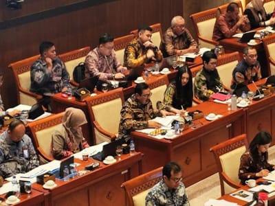 Meta dan Tiktok Jelaskan Soal Pelarangan Akun Ganda di DPR RI