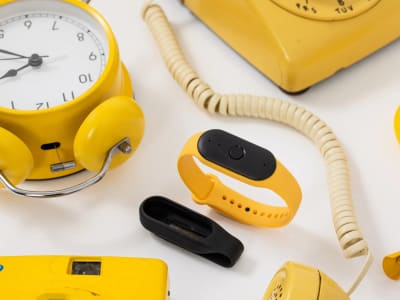 Amazon Akuisisi Startup Bee untuk Perangkat AI yang Dengarkan Percakapan Anda