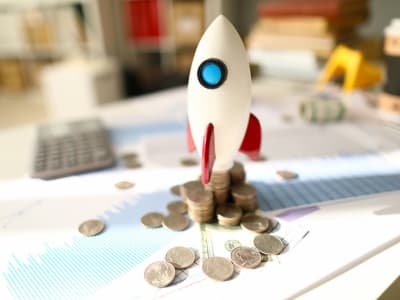 Prediksi Kenaikan Besar XRP dan Bitcoin oleh Analis Wall Street Hingga 2028