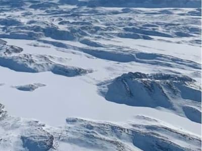 Banjir Subglasial Besar di Greenland Pecahkan Es dari Bawah Permukaan