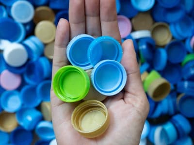 Berlin Packaging Gandeng Origin Materials untuk Tutup Botol PET Ramah Lingkungan