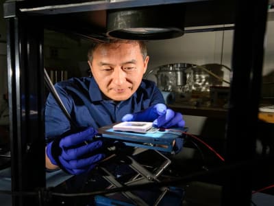 Teknologi Baru Tingkatkan Kinerja Generator Termoelektrik Surya 15 Kali Lipat