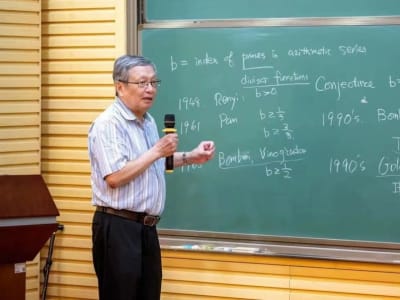 Matematikawan Zhang Yitang Sebut Kepulangan Ilmuwan Tiongkok dari AS Sebagai Tren Positif