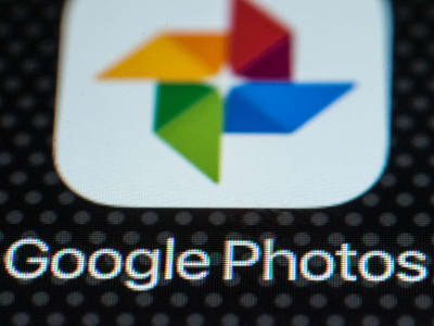 Google Photos Kini Bisa Mengedit Foto Lewat Perintah Suara di Pixel 10