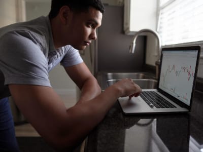 Harga Bitcoin Terhambat, Pasar Kripto Berjuang di Tengah Tekanan Makroekonomi