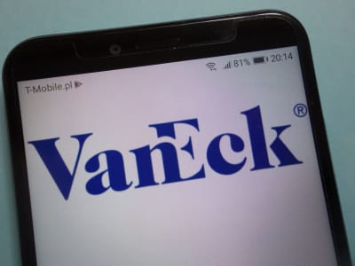 VanEck Ajukan ETF Staked Solana, Kombinasikan Harga dan Imbal Hasil Staking