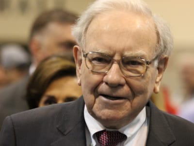 Warren Buffett Kurangi Saham Bank of America dan Fokus ke Perusahaan Pool
