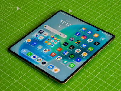 Honor Magic V5: Ponsel Lipat Paling Tipis dengan Baterai Super Awet