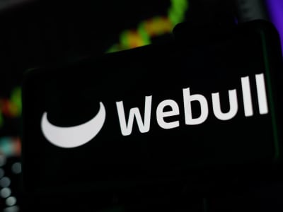 Webull Kembali Hadirkan Perdagangan Kripto: Apakah Saham BULL Layak Dibeli?