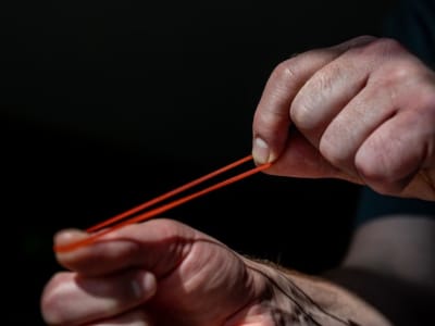Karet Gelang Pertama di Dunia yang Mengubah Panas Tubuh Jadi Listrik
