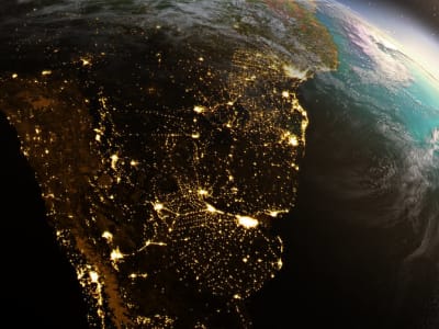 FXL: Pilihan Menarik untuk Investasi Luas di Sektor Teknologi dengan Biaya Terjangkau