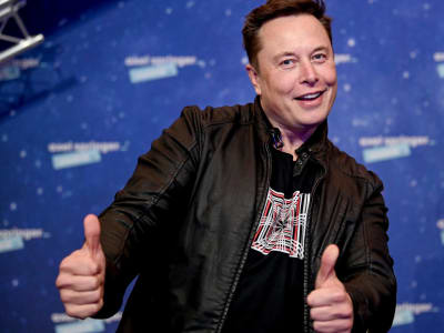 Tesla Janjikan Hadiah Triliunan untuk Elon Musk Capai Target Ambisius