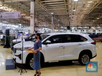 Toyota Pionir Hybrid EV, Kijang Innova Zenix Terlaris di Indonesia 2024