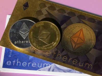 Perusahaan Crypto Treasury Baru Raih Untung Besar dari Altcoin dan Worldcoin