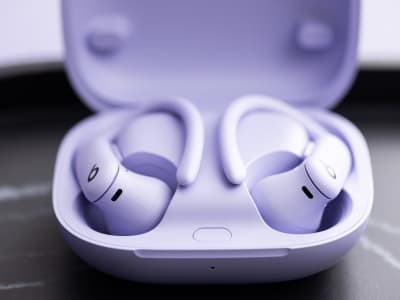 Pembaruan iOS 26 Bawa Fitur Canggih Pemantauan Detak Jantung ke Powerbeats Pro 2