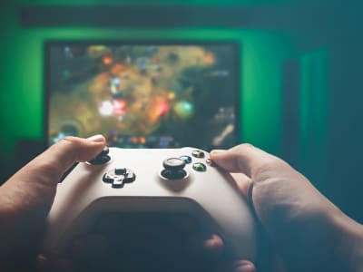 CEO Ryan Cohen Sukses Bangkitkan GameStop, Apakah Saham Layak Dibeli?