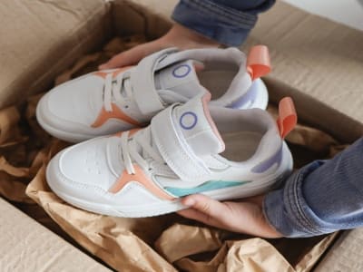 Kemitraan DSW dan Uber Eats Tawarkan Sepatu dan Aksesori dengan Pengiriman Cepat