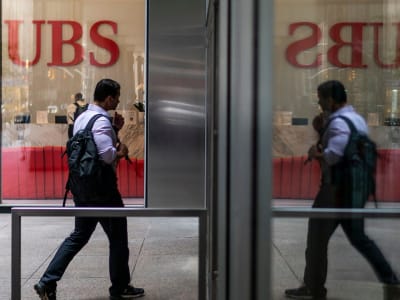 UBS Tingkatkan Bonus Penasihat Kekayaan AS untuk Lawan Persaingan Sengit