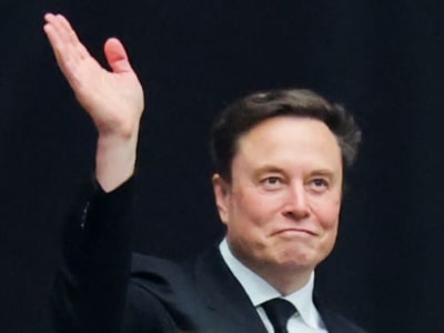 Elon Musk Jadi Orang Pertama dengan Kekayaan Bersih Nyaris 500 Miliar Dolar