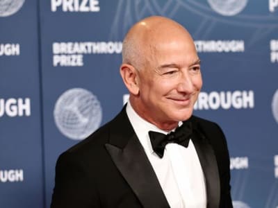 Jeff Bezos Prediksi Jutaan Orang Hidup di Luar Angkasa dalam 20 Tahun