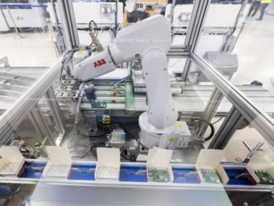 SoftBank Akuisisi Bisnis Robotika ABB Senilai 5,375 Miliar Dolar AS