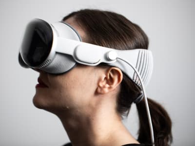 Apple Vision Pro Hadirkan Pengalaman Nonton Los Angeles Lakers Secara Imersif