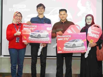 Telkomsel Bagikan Mobil Listrik BYD Dolphin kepada Pelanggan Setia SIMPATI