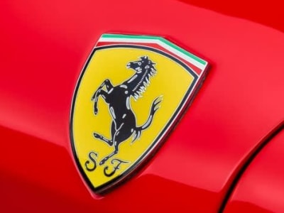 Ferrari Tetapkan Target Pendapatan €9 Miliar dan Kurangi Fokus Mobil Listrik hingga 2030