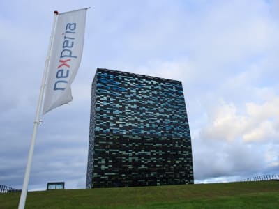Nexperia Terjebak Konflik China-Belanda, Pasokan Chip ke Apple dan Tesla Terancam