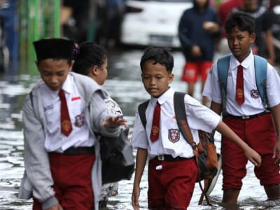 BMKG Waspadai Hujan Lebat dan Gelombang Tinggi Akibat Siklon Tropis di Indonesia