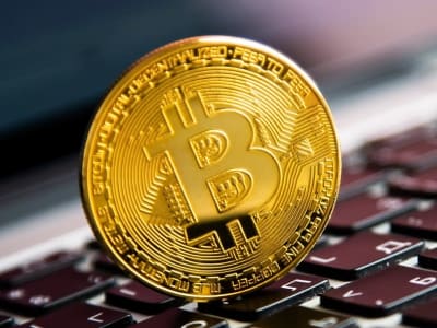 Cara Cerdas Investasi Bitcoin: Peluang dan Risiko yang Harus Kamu Tahu