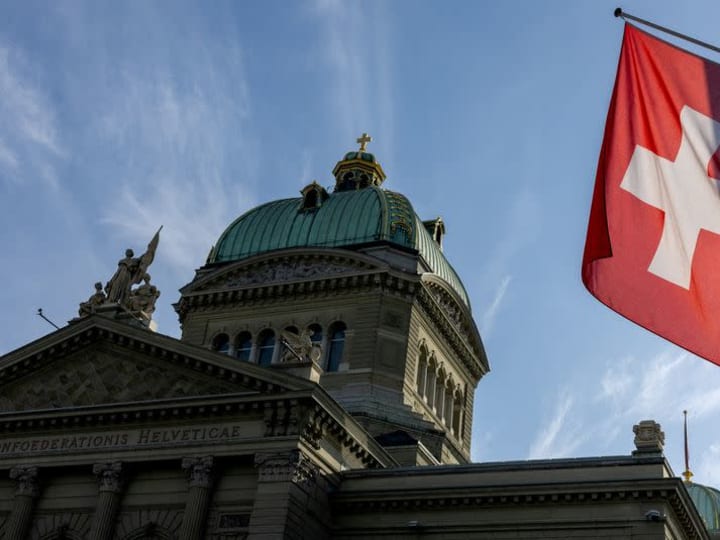 Putusan tentang penanganan Swiss terhadap keruntuhan Credit Suisse akan menentukan nada bagi UBS.