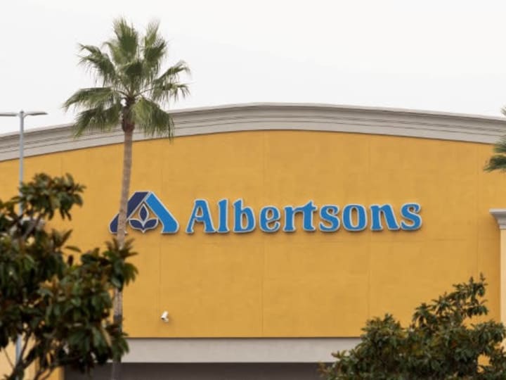 Kroger dan Albertsons dapat beralih ke bisnis iklan saat pembatalan kesepakatan semakin dekat, kata para analis.