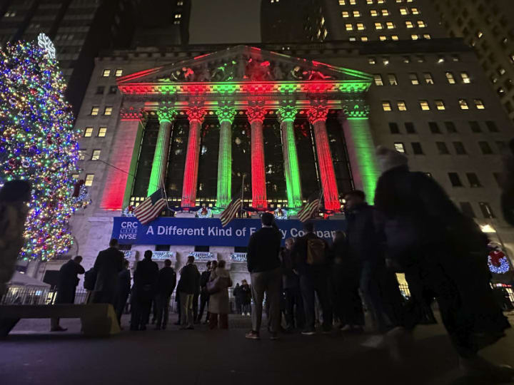 Donald Trump akan membunyikan lonceng Bursa Efek New York. Ini akan menjadi yang pertama baginya.