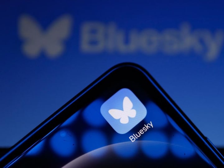 X Pesaing Bluesky Pertimbangkan Model Langganan