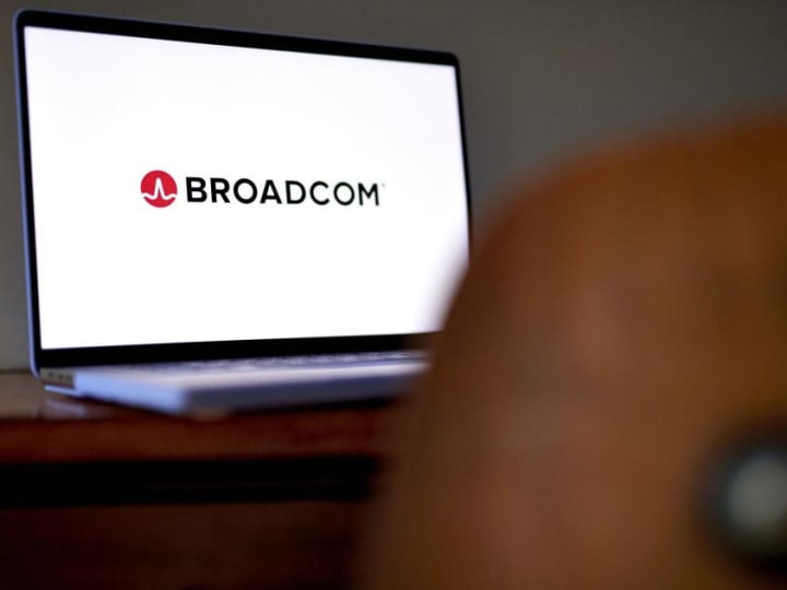 Saham Broadcom Melonjak Setelah Pembuat Chip Memperkirakan Lonjakan Penjualan AI