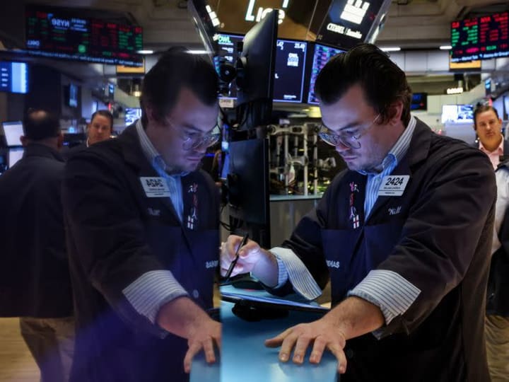 Futures Nasdaq memimpin kenaikan setelah proyeksi positif dari Broadcom.