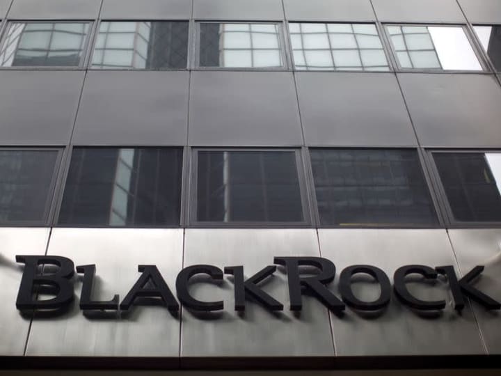 Pengawas persaingan Inggris meluncurkan penyelidikan terhadap kesepakatan Blackrock-Preqin senilai Rp 52.95 triliun ($3,22 miliar) .