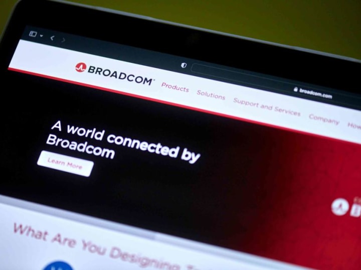 Pergerakan Saham Teratas Saat Ini: Broadcom, Supermicro, RH, dan Lainnya