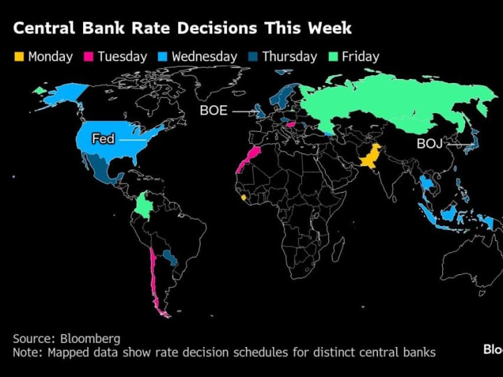 24 jam pemotongan suku bunga yang mengakhiri tahun pelonggaran bank sentral global.