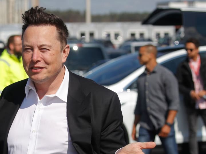 Pemilik Tesla menggunakan stiker bumper untuk memutuskan hubungan dengan Elon Musk.