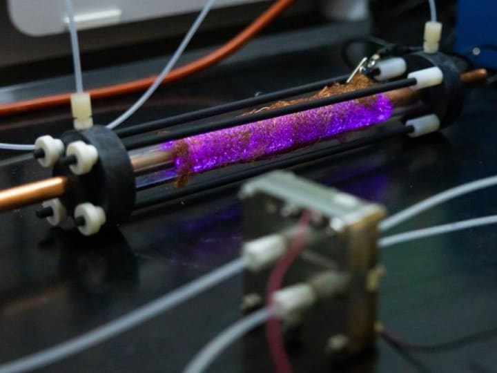 Reaktor yang terinspirasi oleh petir mengubah udara dan air menjadi amonia untuk pupuk.